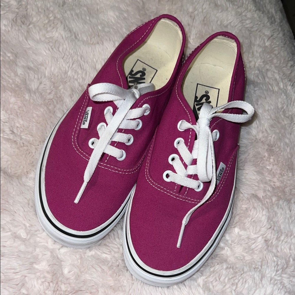 NWOT Vans Women's Fuchsia Canvas Sneakers
